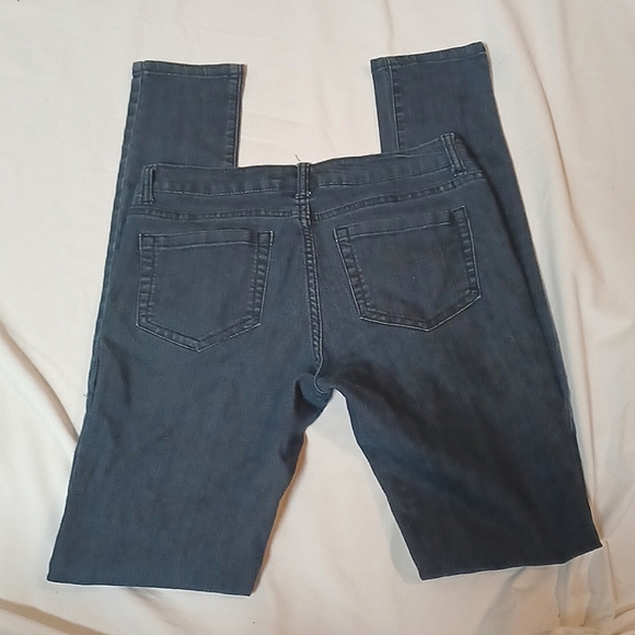 💜5/$25.00💜Cello Jean's Size 7 - Picture 1 of 3